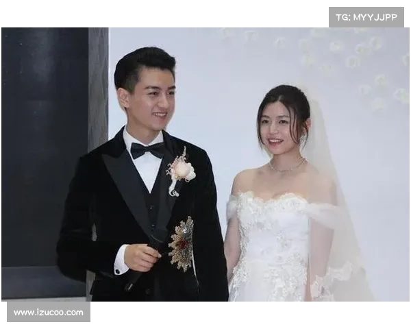 陈妍希出席活动仍戴婚戒,红裙亮相显年轻,流量背后的真相曝光 陈妍希出席活动仍戴婚戒,红裙亮相显年轻,流量背后的真相曝光